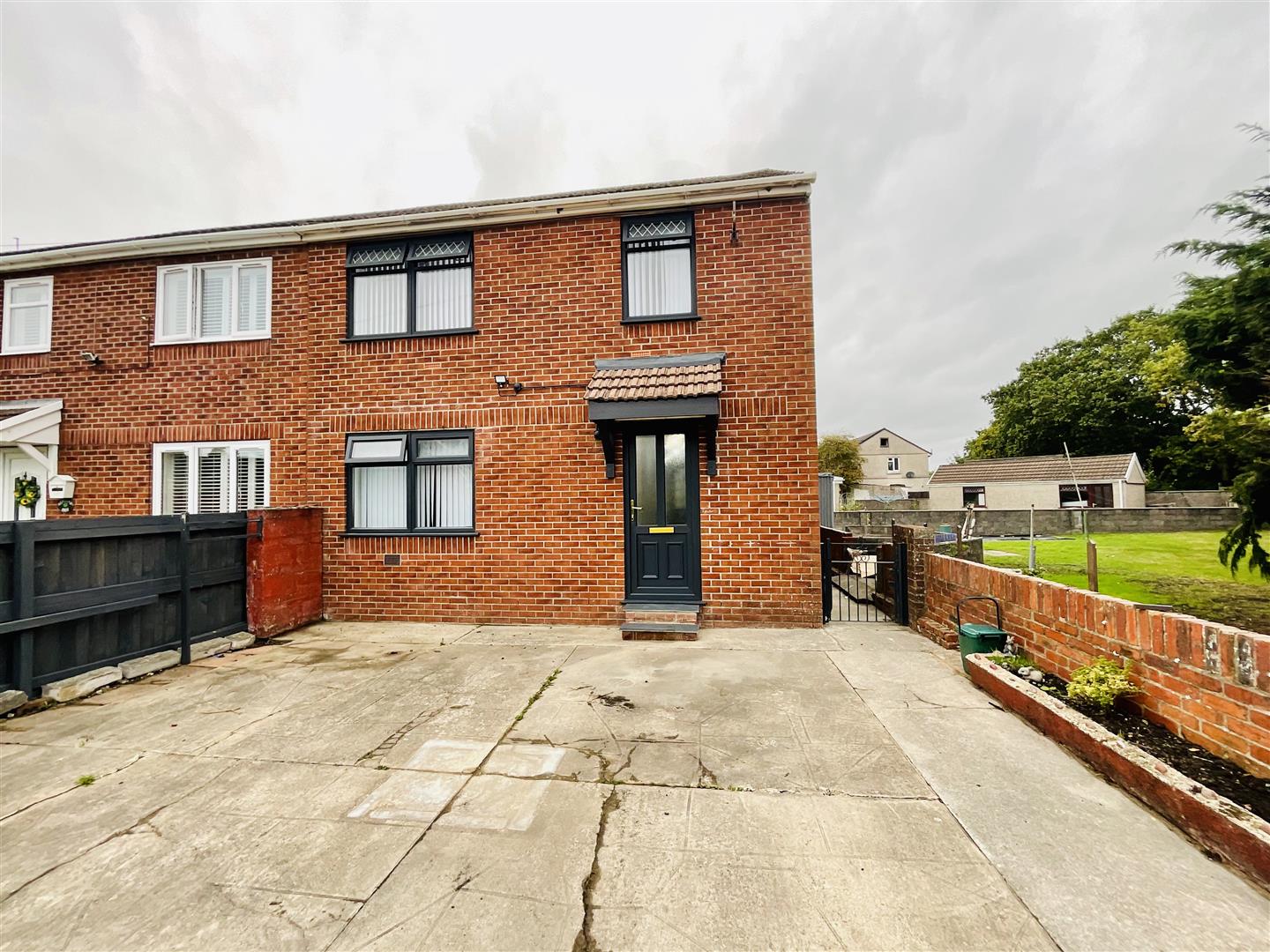 Brynawelon, Bryn, Llanelli, SA14 8RA Property for Sale Willow